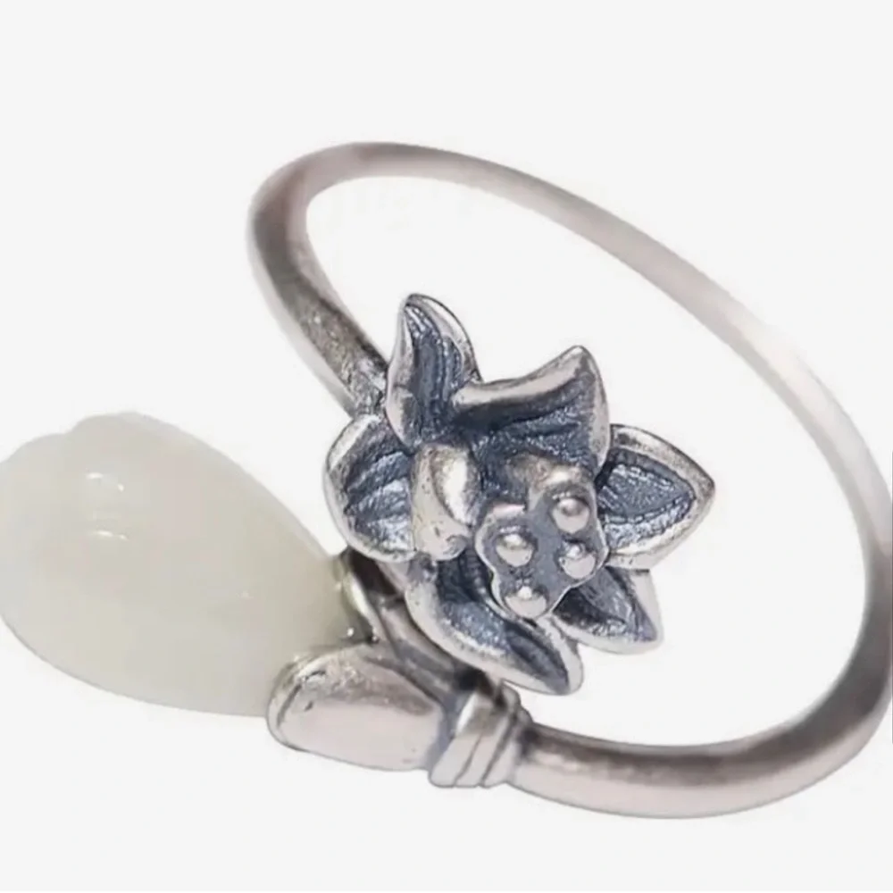 925 SILVER LOTUS FLOWER W WHITE JADE
LOTUS BLOOM RING - Picture 5 of 7